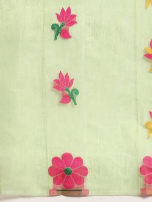 Green woven pure cotton ethnic saree with blouse piece 4