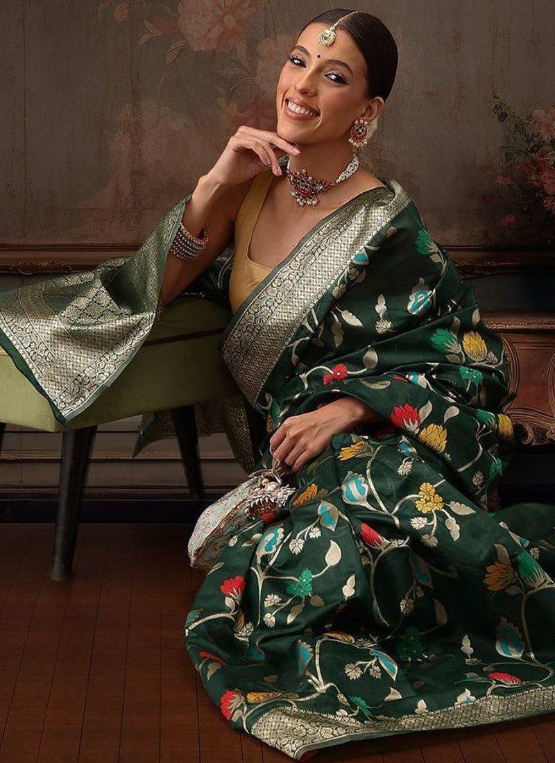 Green woven pure cotton ethnic saree with blouse piece