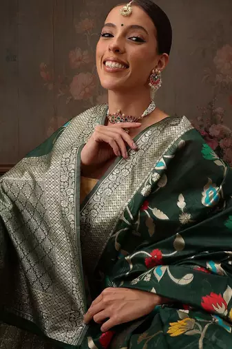 Green woven pure cotton ethnic saree with blouse piece