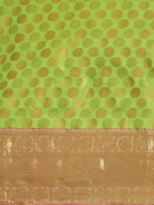 Green woven cotton blend traditional saree with blouse piece 4
