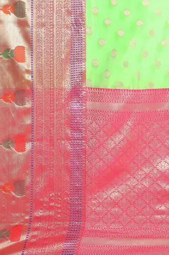 Green woven art silk traditional saree with blouse piece