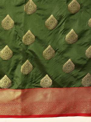 Green woven silk blend ethnic saree with blouse piece 5