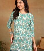 Women green botanical print pure cotton casual wear kurti
