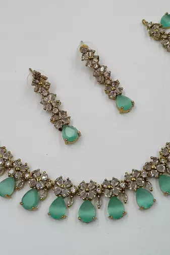 Pista green ad stone & agate stone necklace set with earrings, antique gold plated