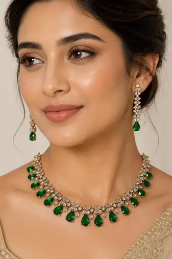 Green ad stone & agate stone necklace set with earrings, antique gold plated