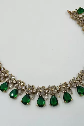 Green ad stone & agate stone necklace set with earrings, antique gold plated