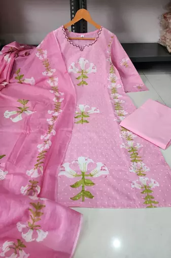 Women's Pink Floral Printed Kurta Pant Dupatta Set | Elegant Ethnic Wear Suit Set