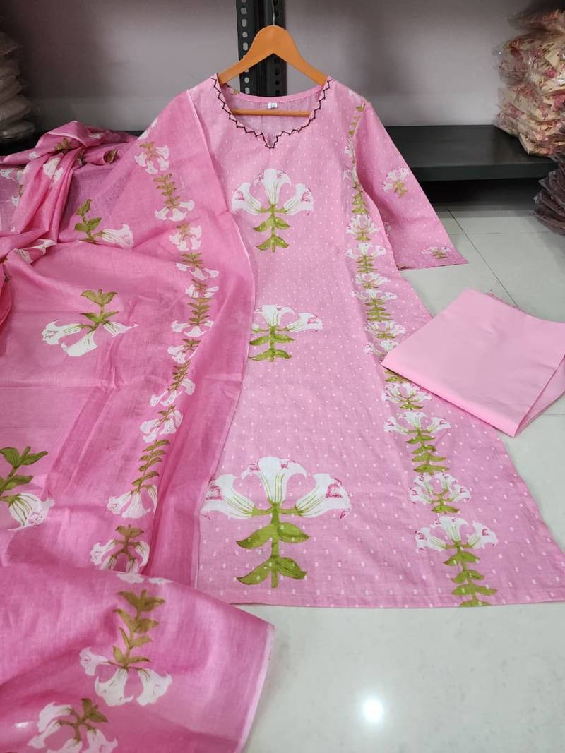 Women's Pink Floral Printed Kurta Pant Dupatta Set | Elegant Ethnic Wear Suit Set