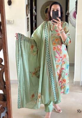 Beautiful printed kurta with pant and dupatta 4