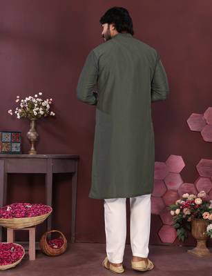 Green geometric sequin silk kurta pyjama set for men |designer kurta 4