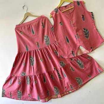 Premium pink printed jaipuri cotton skirt and top set with beautiful button 5