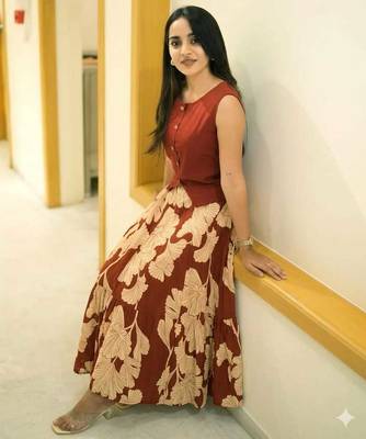 Premium printed jaipuri red cotton skirt and top set with beautiful button 3