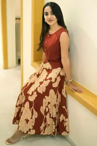 Premium printed jaipuri red cotton skirt and top set with beautiful button