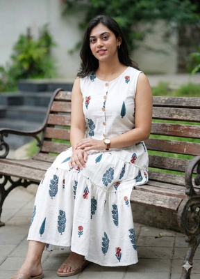 Premium white printed leaf jaipuri cotton skirt and top set with beautiful button 2