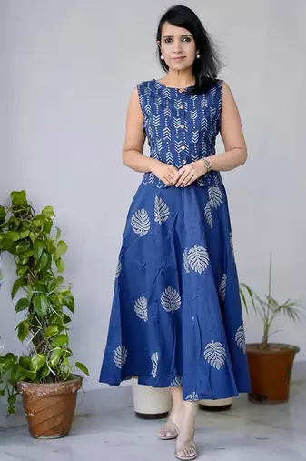 Premium blue printed leaf jaipuri cotton skirt and top set with beautiful button