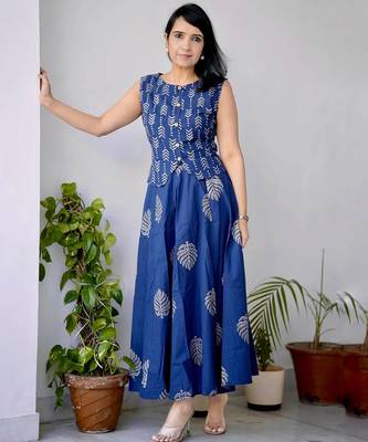 Premium blue printed leaf jaipuri cotton skirt and top set with beautiful button 3