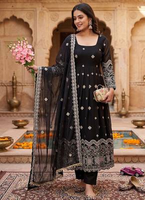  black ethnic kurti with sharara and embellished dupatta set 3