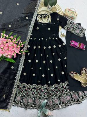  black ethnic kurti with sharara and embellished dupatta set 4