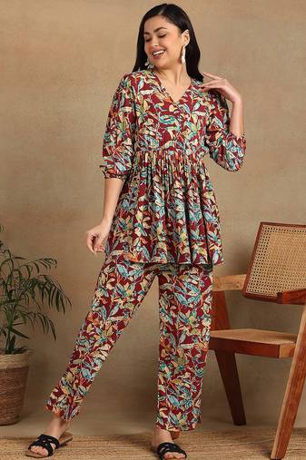 Women's abstract nature leaf printed liva rayon pleated multicolor co-ord set