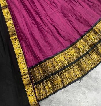 Rustpink & Black Kanci cottan blend half saree with traditional gold zari weaving work 3