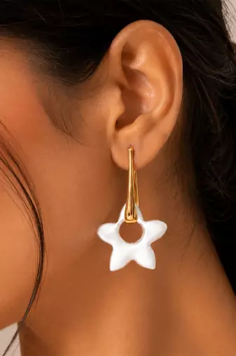 White star metallic drop earrings