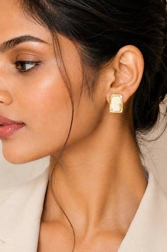 Off white stone metallic stud earrings
