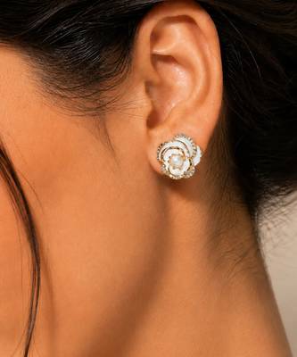 White petals metallic floral stud earrings 2