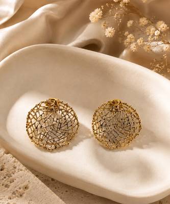 Gold plated metallic round stud earrings 3