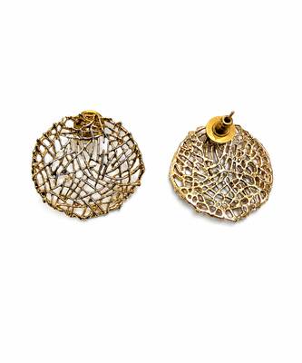 Gold plated metallic round stud earrings 4