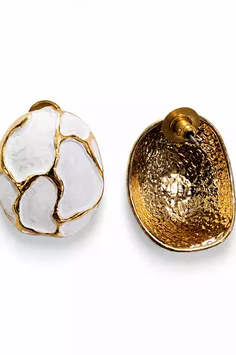 White stone metallic dome stud earrings