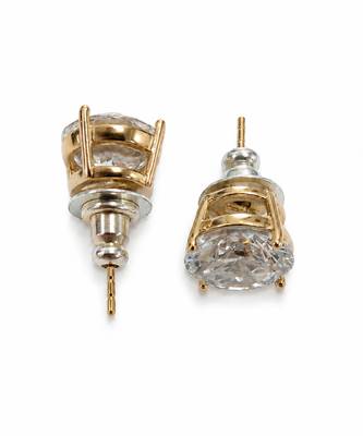 Gold plated white crystal stud earrings 4