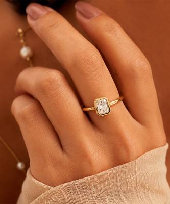 Gold plated emerald cut metallic ring 2