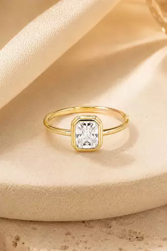 Gold plated emerald cut metallic ring
