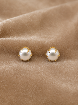 Pearl stud earrings, white freshwater pearl with gold-tone claw setting, classic elegant style 3