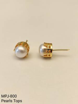 Pearl stud earrings, white freshwater pearl, gold-tone crown setting, classic elegant style. 4