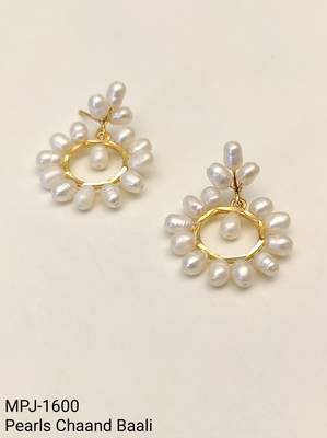 Freshwater pearl wreath drop earrings, white, gold-tone circular hoop, bridal wedding jewellery 4