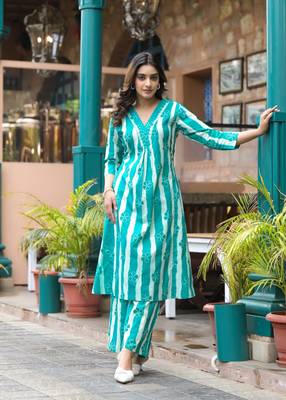 WOMEN COTTON  A-LINE  FLORAL PRINT KURTI WITH PANT  1