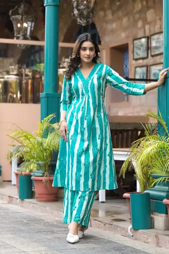 WOMEN COTTON  A-LINE  FLORAL PRINT KURTI WITH PANT 