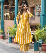 WOMEN COTTON FLORAL PRINTED A-LINE KURTA WITH PANT 