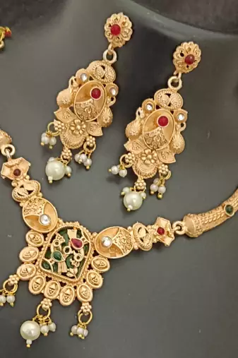 Green pink round cz uncut stones brass rajwadi jewellery set