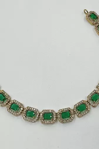 Green ad stone & agate stone necklace set with earrings, antique gold plated