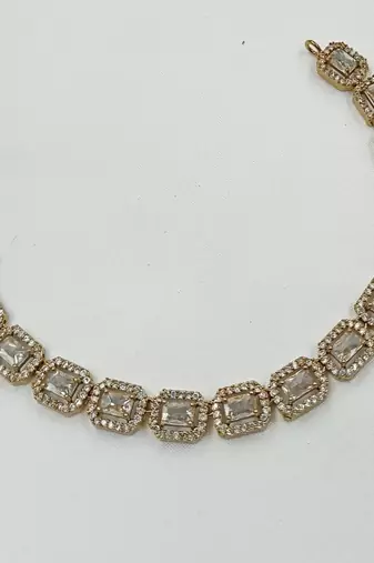 White ad stone & agate stone necklace set with earrings, antique gold plated