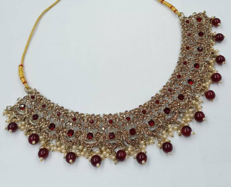 Maroon agsta stone & agate stone necklace set with earrings, antique gold plated
