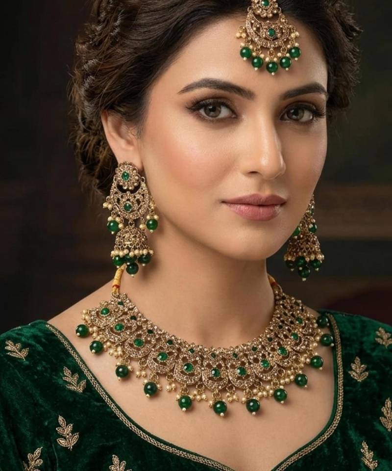 Green ad stone & agate stone necklace set with earrings, antique gold plated
