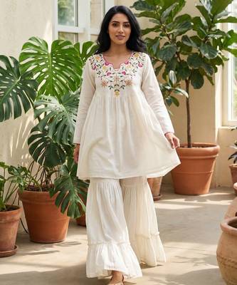 Women white silk blend sequin emroidery work kurta set 2