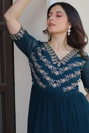 Women rama gorgette sequin emroidery work kurta set