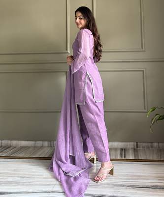Women levender silk blend sequin emroidery work kurta set 2