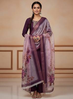 Women wine silk blend sequin emroidery work kurta set 4