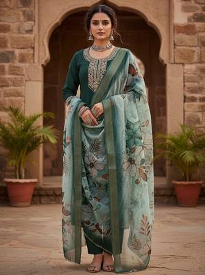 Women green silk blend sequin emroidery work kurta set 3