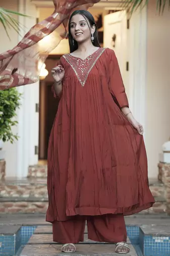 Women maroon chanderi sequin emroidery work kurta set